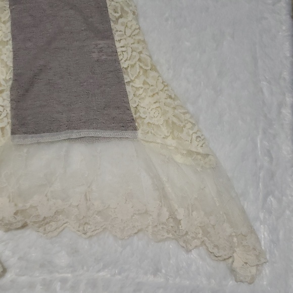 Lace Slit Tank Top - Picture 6 of 8